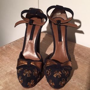 Navy Maryjane heels / just reduced